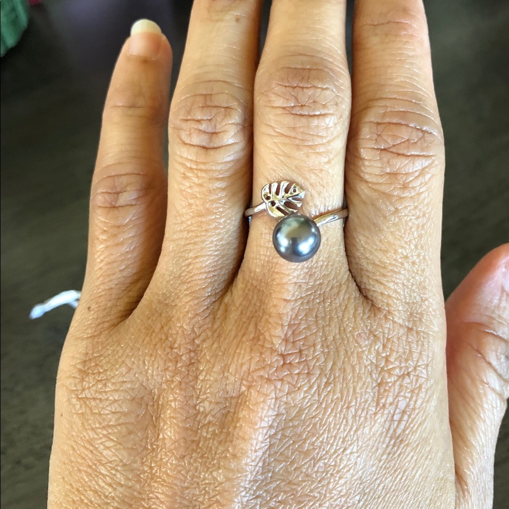 Monstera Leaf Ring - image 2